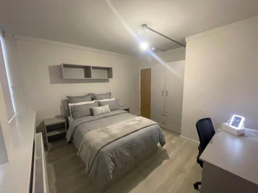 Queens Road (2FF) - Image 2