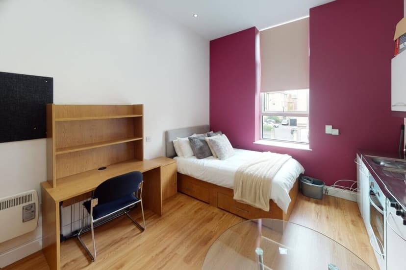 Kings Parade Avenue - Image 1