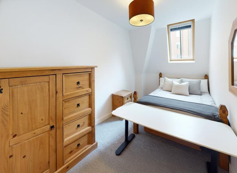 Richmond Hill - Image 1