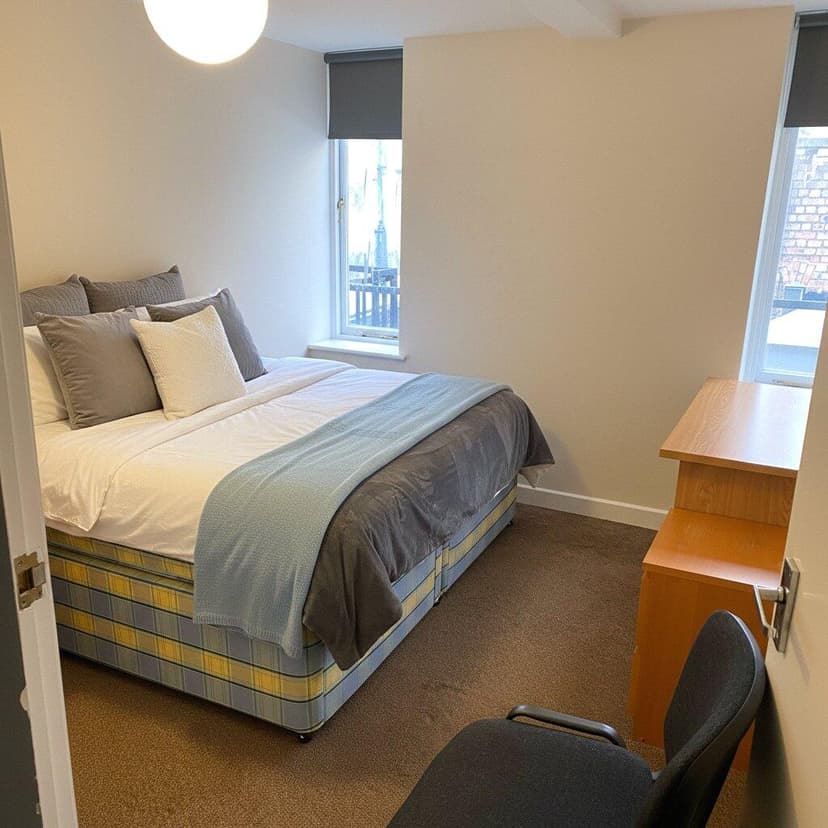 Broad Quay (Flat 3) - Image 2