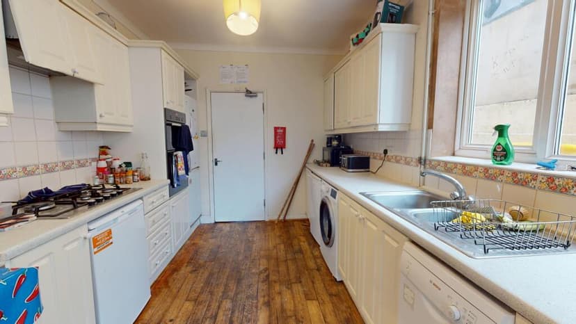 Brading Road - Image 2