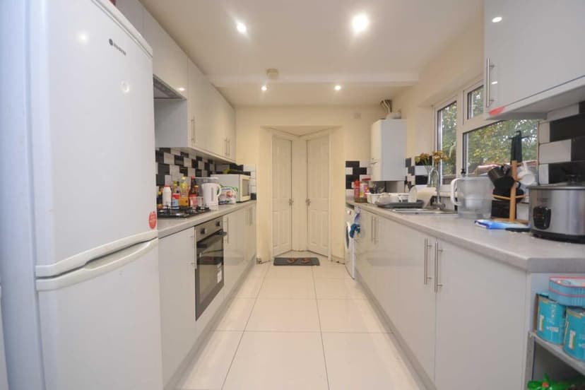 Grange Avenue - Image 4