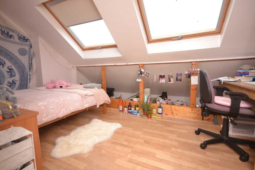 Donnington Road - Image 5