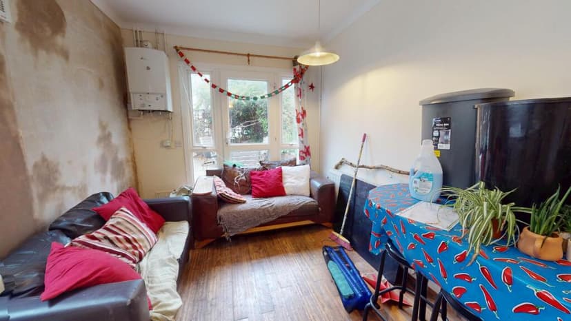 Brading Road - Image 5