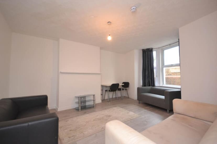 Erleigh Road - Image 2