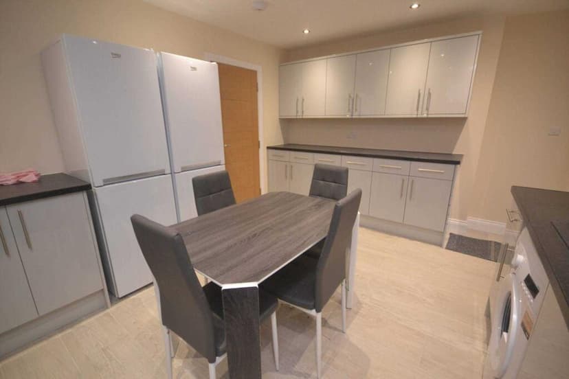 Christchurch Road - Image 2