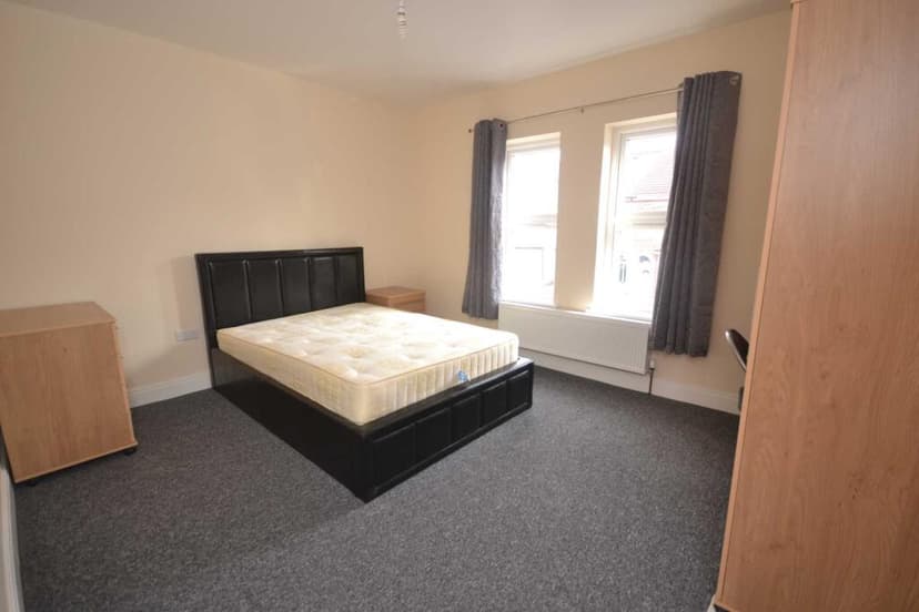 Liverpool Road - Image 5