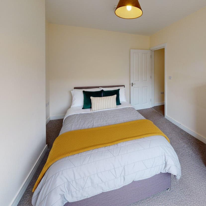 Gorse Hill - Image 4