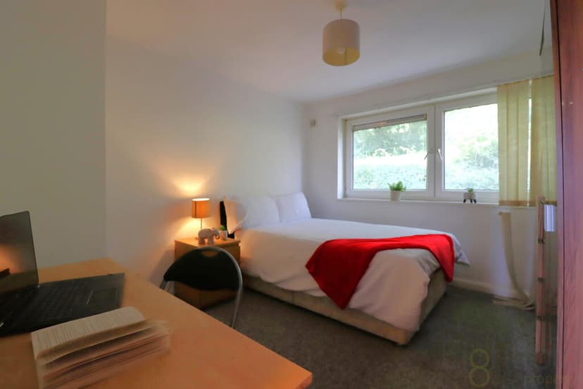 Highbrook Close - Image 2