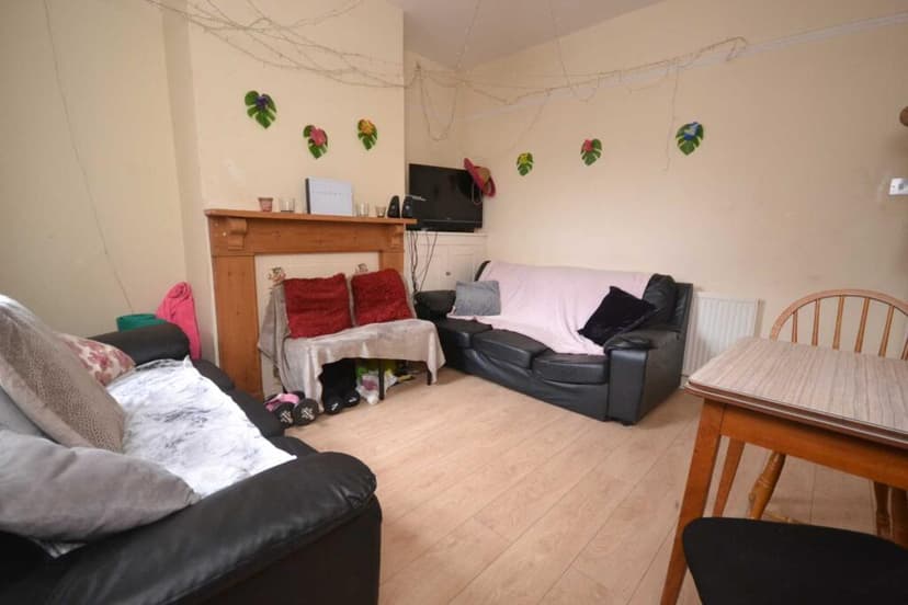 Donnington Road - Image 1