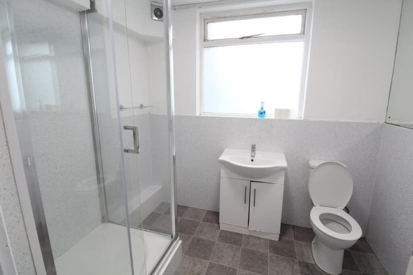 Kings Road - Image 1