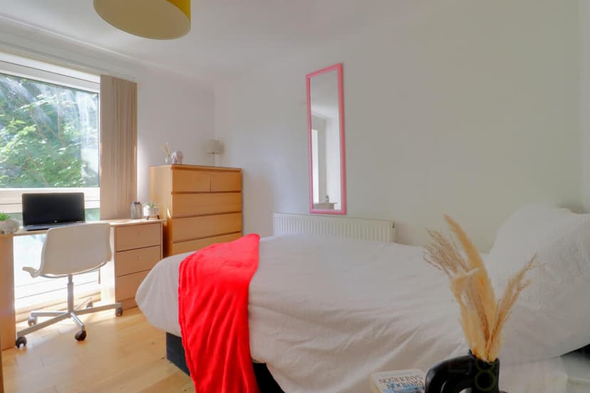 Highbrook Close - Image 2