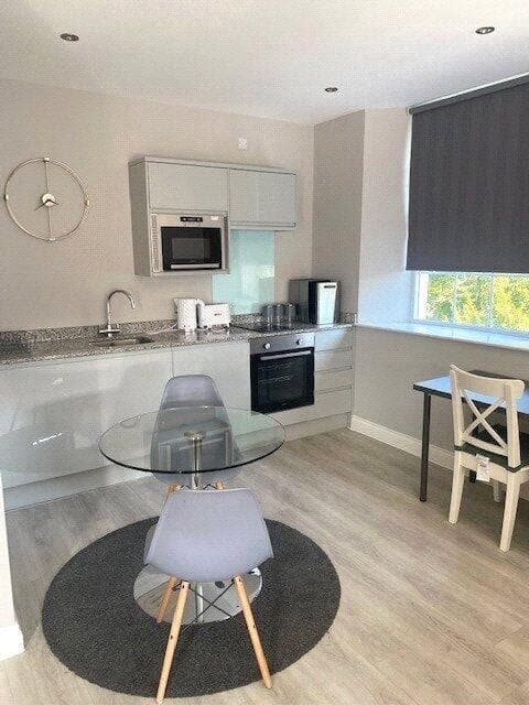 Meridian Place (Flat 3) - Image 5