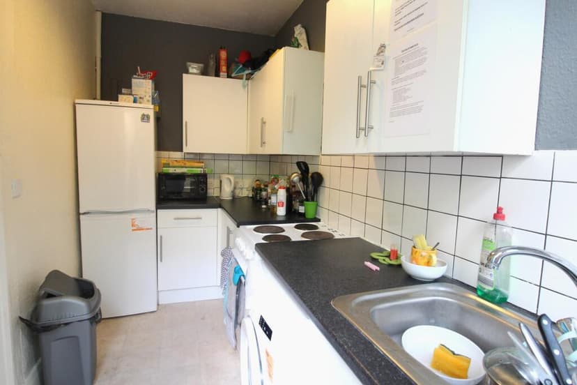 Milner Road - Image 4