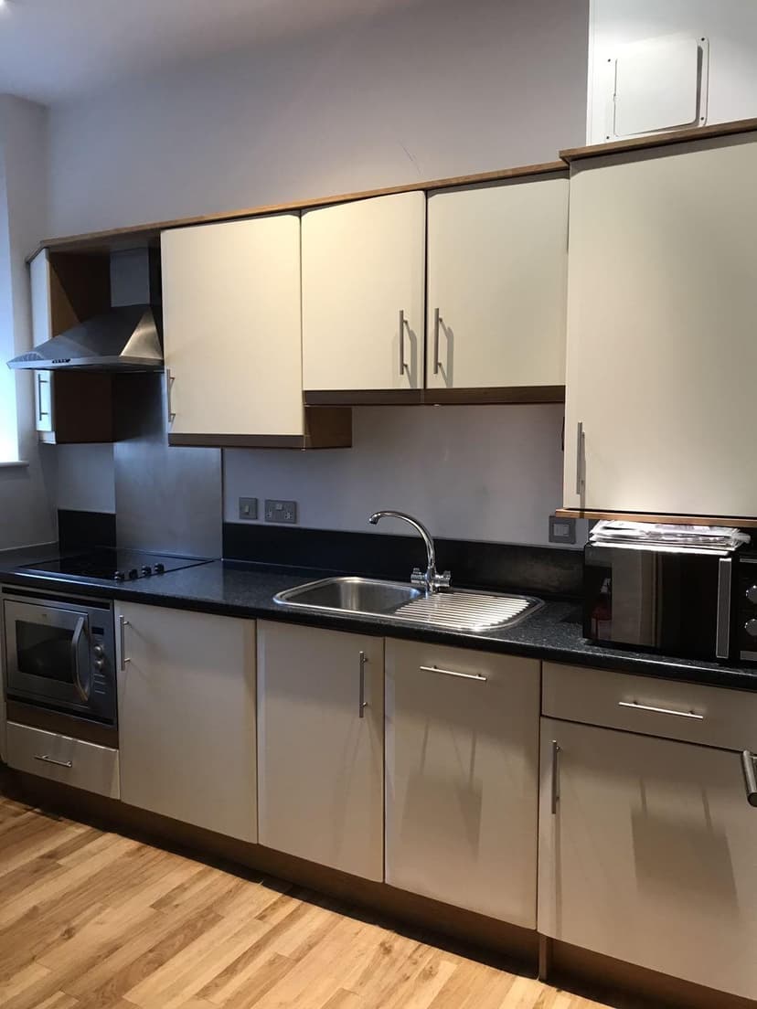 58-60 The Kingsway, Portland House - Image 1