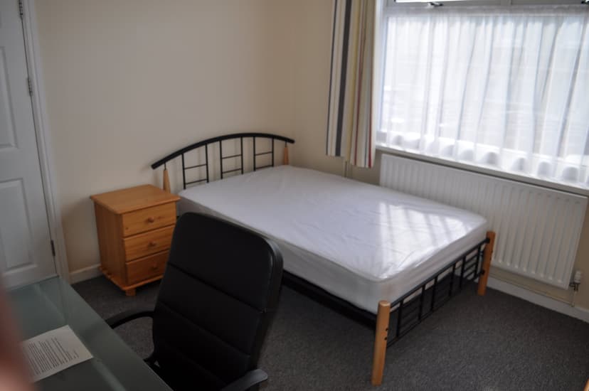 27 Baglan St - Image 8