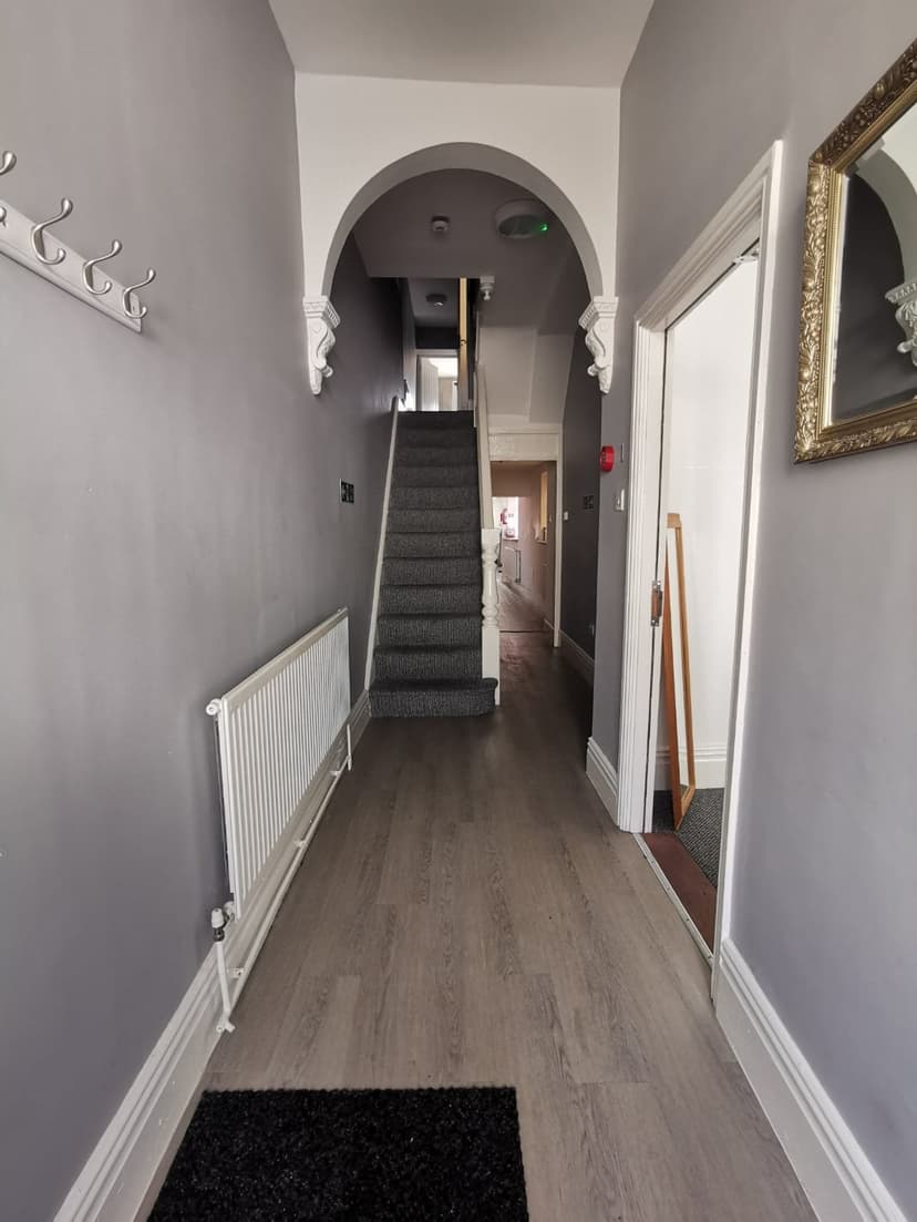 19 St Helens Avenue - Image 4