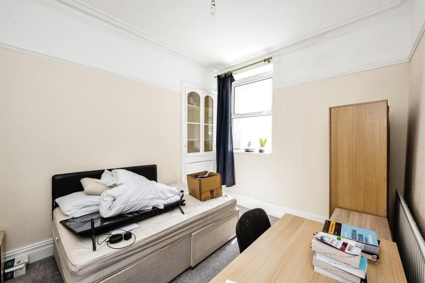 23 Brynymor Crescent - Image 4