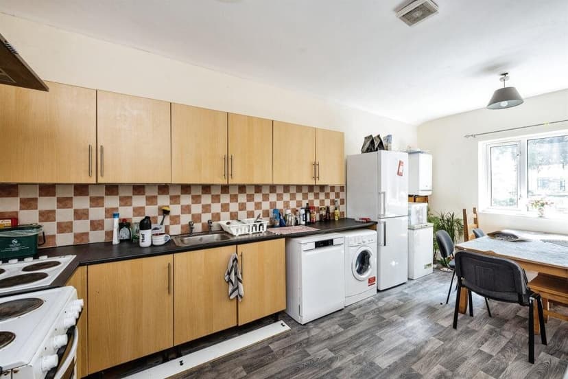 23 Brynymor Crescent - Image 9