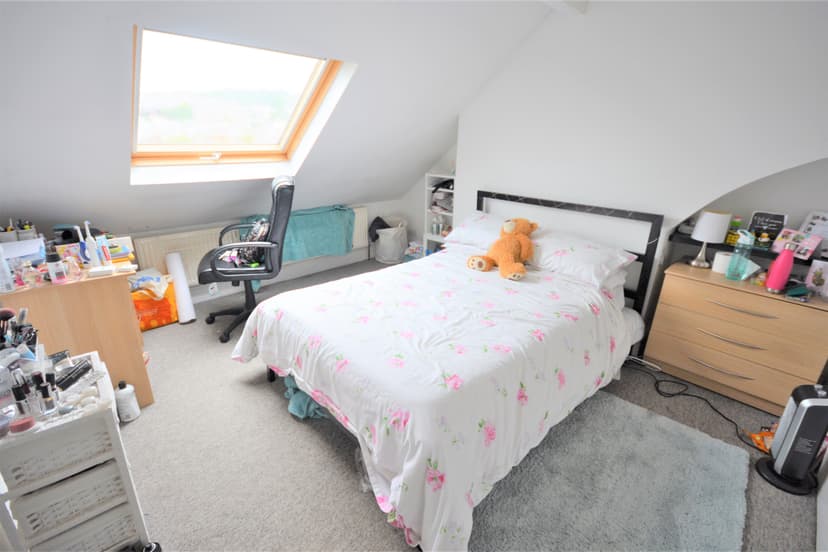 8 St Albans Road - Image 3