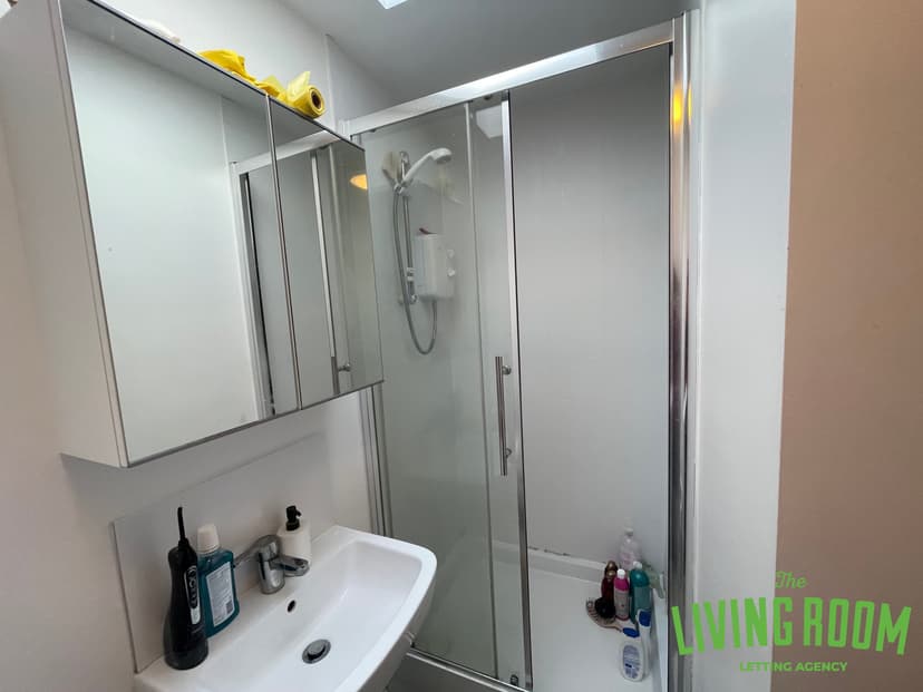 Library Court - Image 9