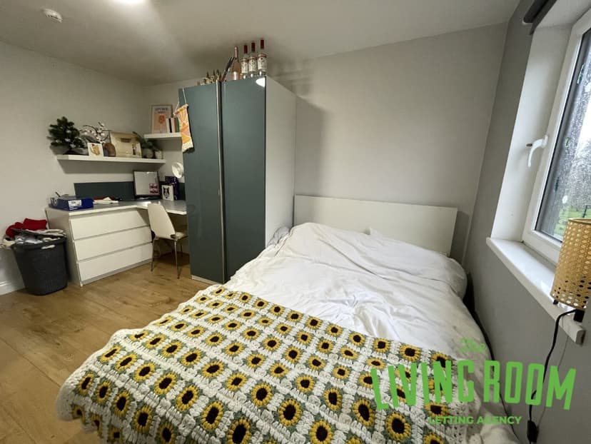 Library Court - Image 6