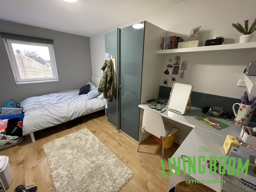 Library Court - Image 11