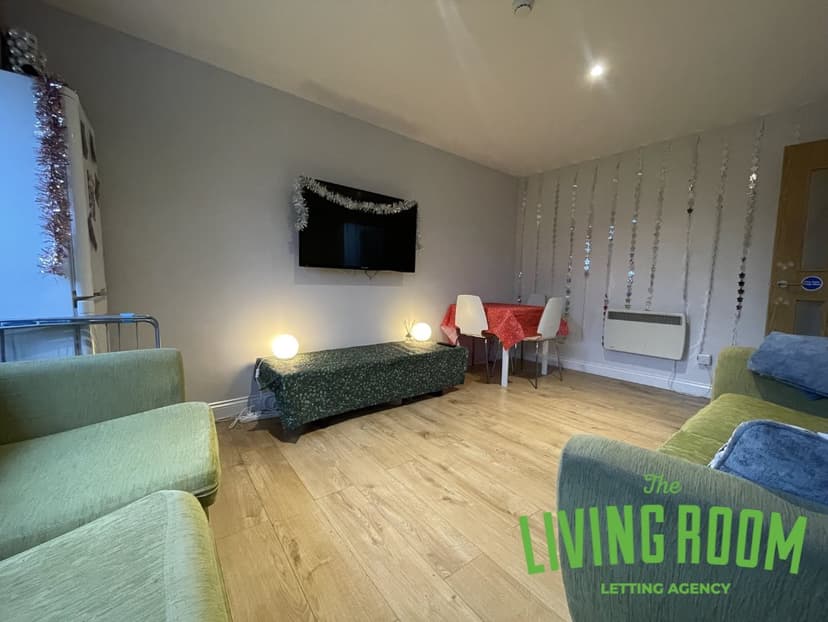 Library Court - Image 10