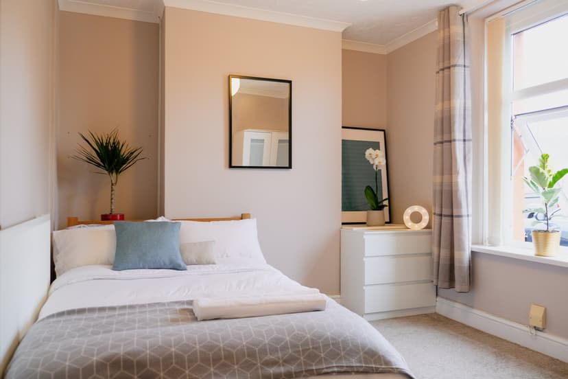 98 Fabian Way - Image 5