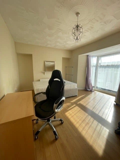 100 Rhondda Street - Image 4