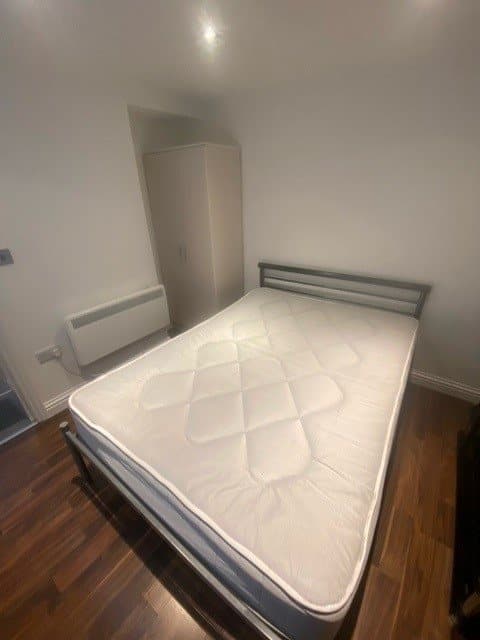 66 Mansel Street - Image 1