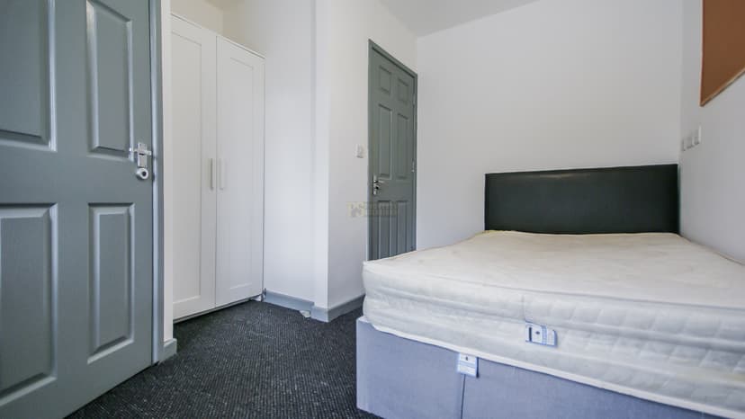 33 Hobart Croft - Image 6