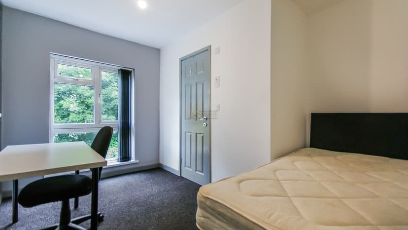 33 Hobart Croft - Image 9