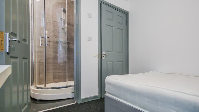 33 Hobart Croft - Image 10