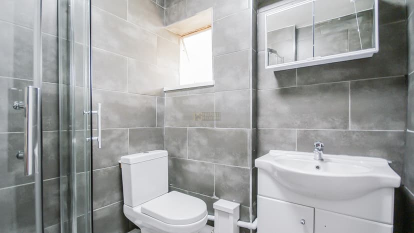 4 Hobart Croft - Image 9