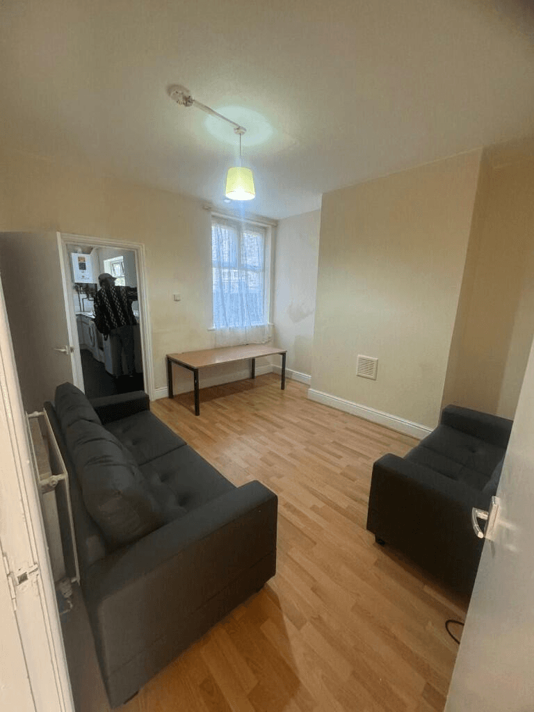 Upper West Grove, Manchester - Image 4