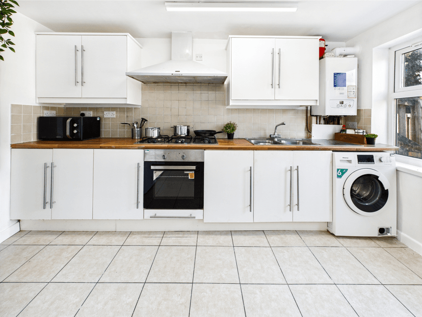 21 Waterloo Place Brynmill Swansea SA2 0DE - Image 6