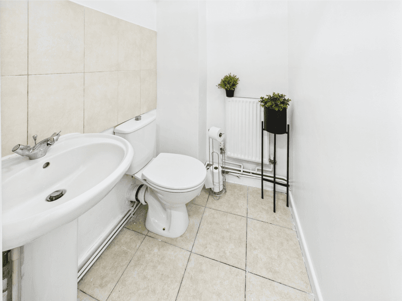 21 Waterloo Place Brynmill Swansea SA2 0DE - Image 35