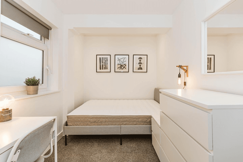 Eighth Avenue, Bristol - Image 9