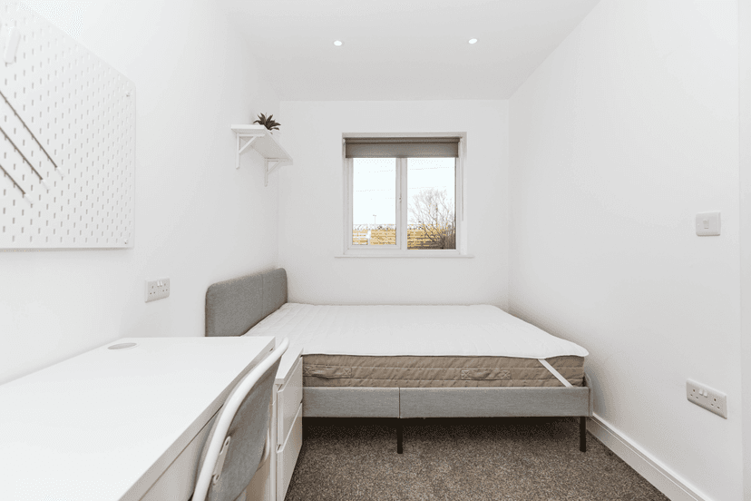 Conygre Grove, Filton, Bristol - Image 5