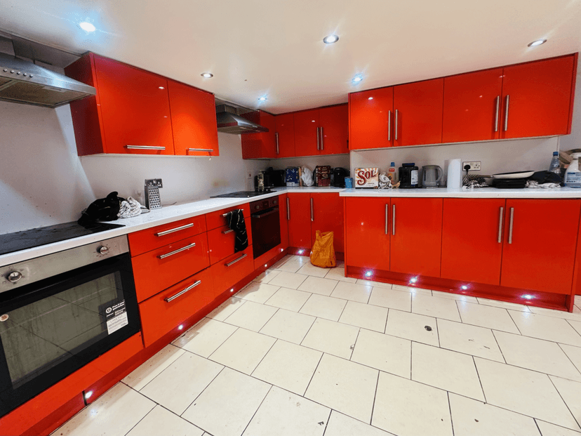 236 Kirkstall Lane, Leeds