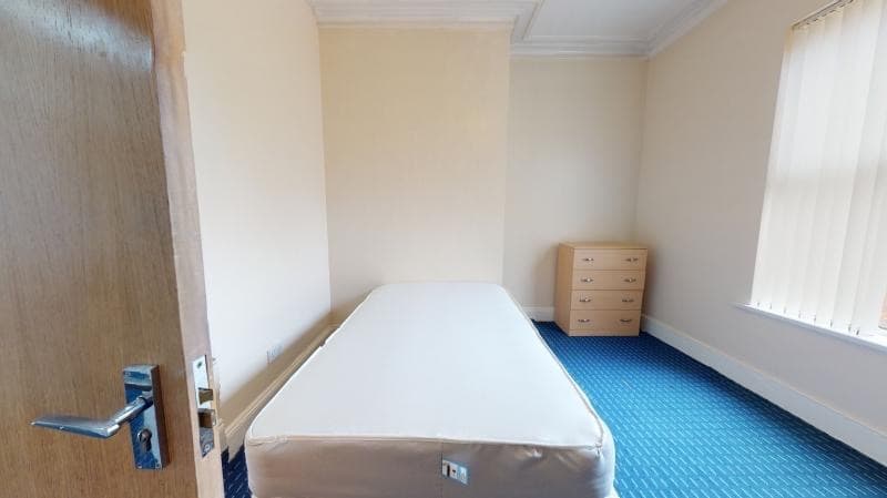 62 CARDIGAN ROAD - Image 2