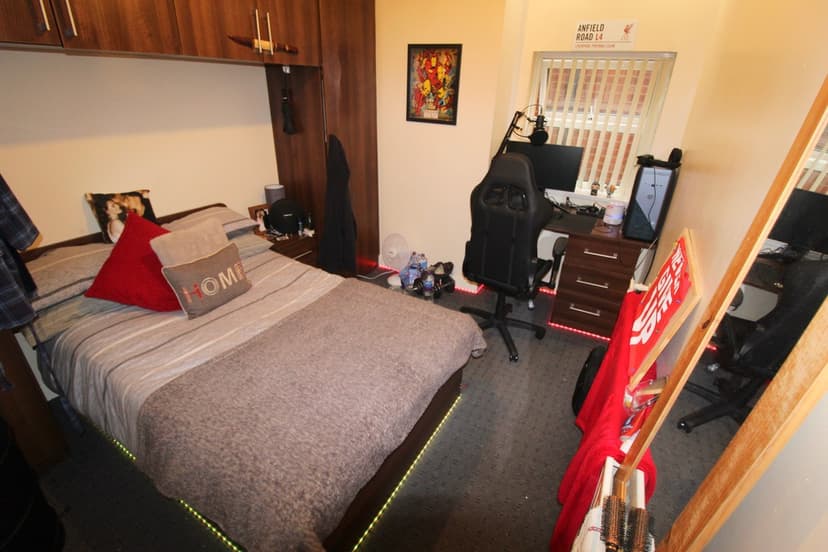 236 Kirkstall Lane, Leeds - Image 2