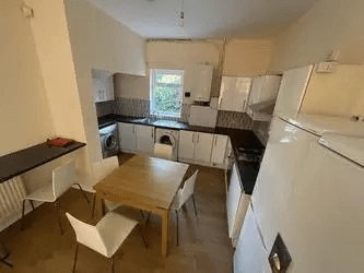 Park Range, Manchester - Image 3