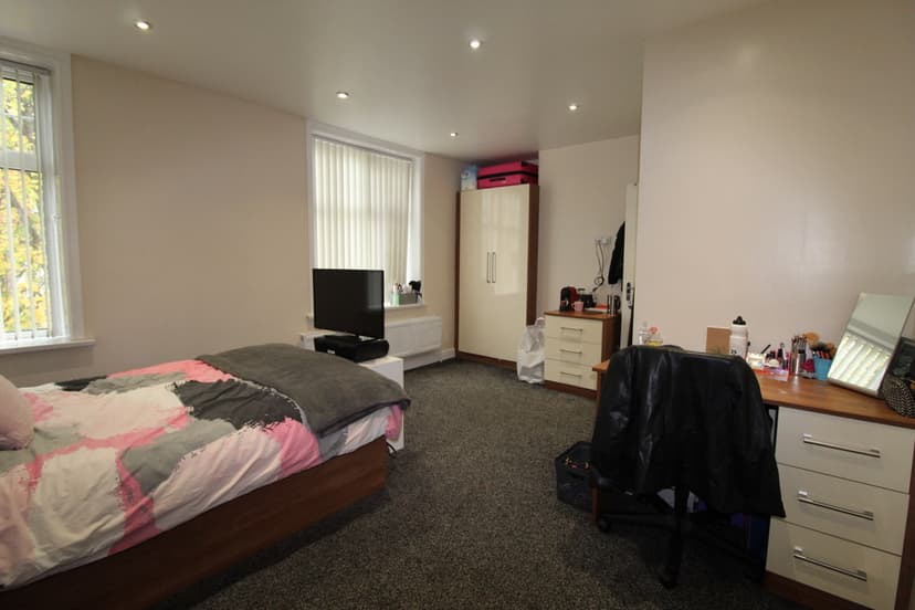 ST MICHAEL VILLAS - Image 6