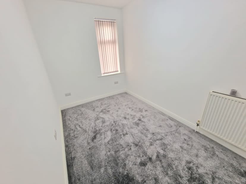 Slade Lane - Image 8