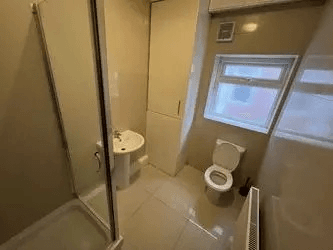 Park Range, Manchester - Image 9