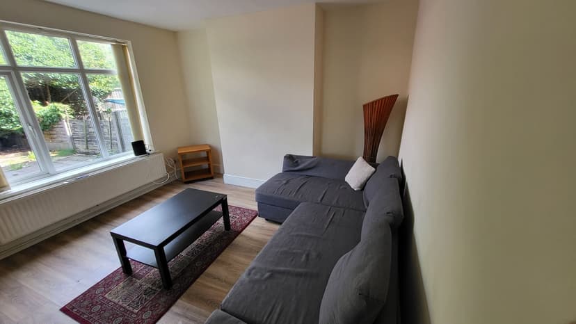 Parrswood Road - Image 2