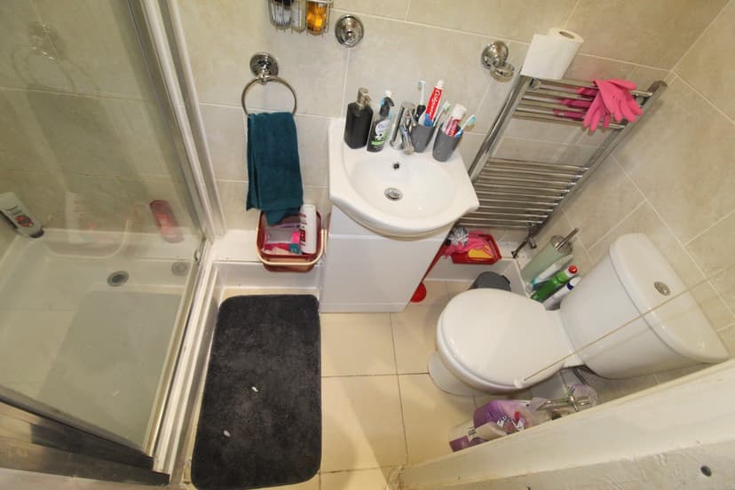 236 Kirkstall Lane, Leeds - Image 4