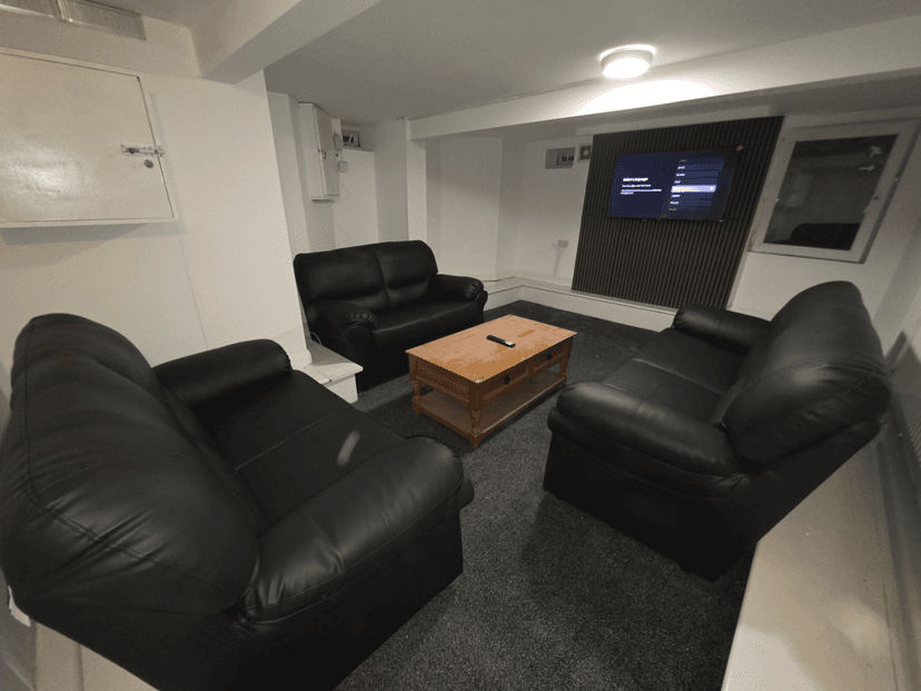 160 Harlaxton Drive, Nottingham